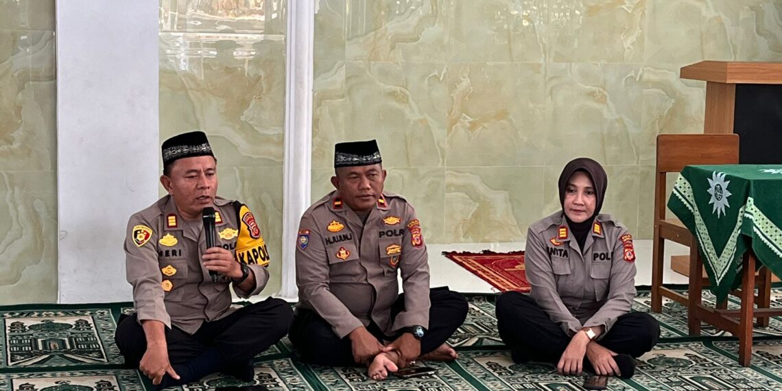 Kapolsek Citamiang Silaturahmi bersama Warga Persyarikatan Muhammadiyah dan Aisyiyah Kota Sukabumi.