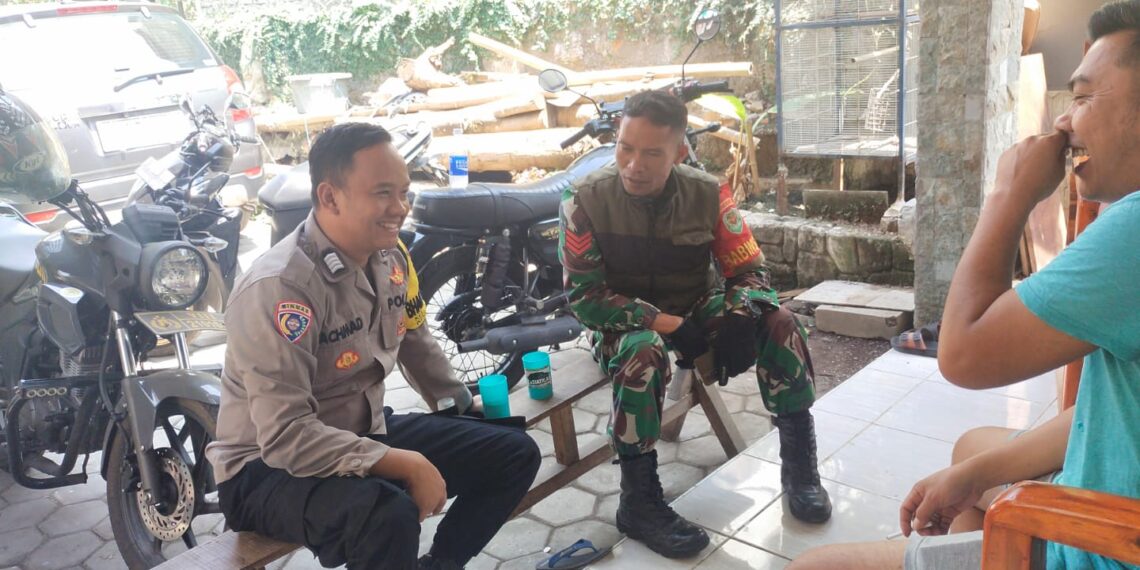 Sinergitas TNI-POLRI Bhabinkamtibmas bersama Babinsa Sambang warga binaan.