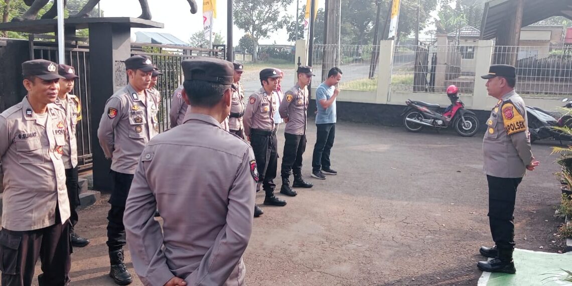 Kapolsek Citamiang Gelar Apel Pagi Sebagai Bentuk Kedisiplinan.