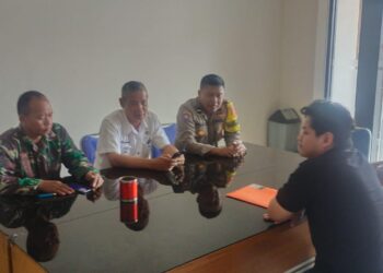 Bercengkrama langsung, Sinegritas TNI-Polri bangun Stabilitas Kamtibmas bersama Lurah Baros.