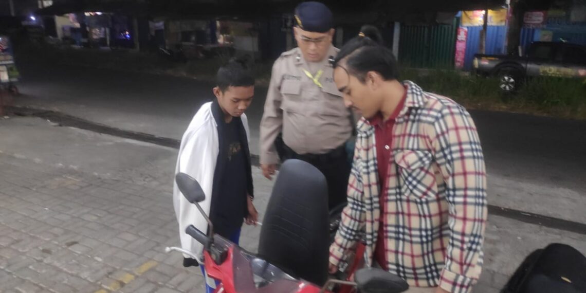 Cegah Kenakalan Remaja Polsek Kebonpedes Tingkatkan Patroli Malam Hari