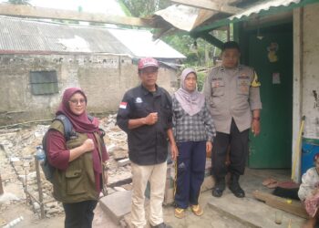 kegiatan Bhabinkamtibmas mendatangi atau silaturahmi langsung dari rumah ke rumah atau door to door system (DDS)