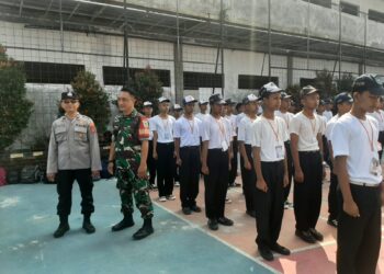 Bhabinkamtibmas Polsek Lembursitu  Laksanakan Giat MPLS di SMKN 4