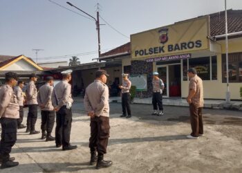 Wujud nyata kebersamaan Polsek Baros efektifkan apel pagi