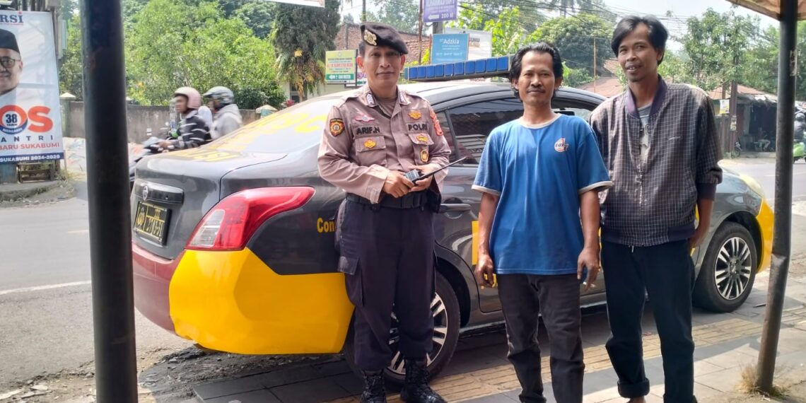 Berdialog Dengan Warga, Unit Samapta Polsek Cisaat   Dialogis Berikan Himbauan Kamtibmas