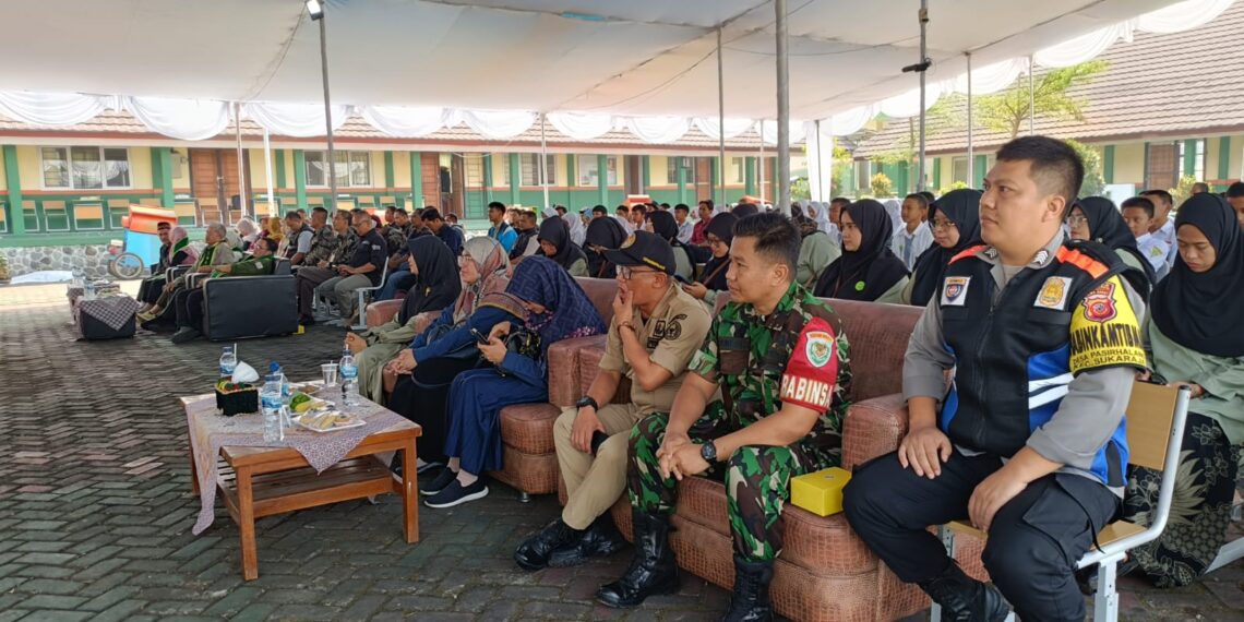 Bhabinkamtibmas Desa Pasirhalang Polsek Sukaraja Polres Sukabumi Kota, menghadiri kegiatan Open day Petani Milenial