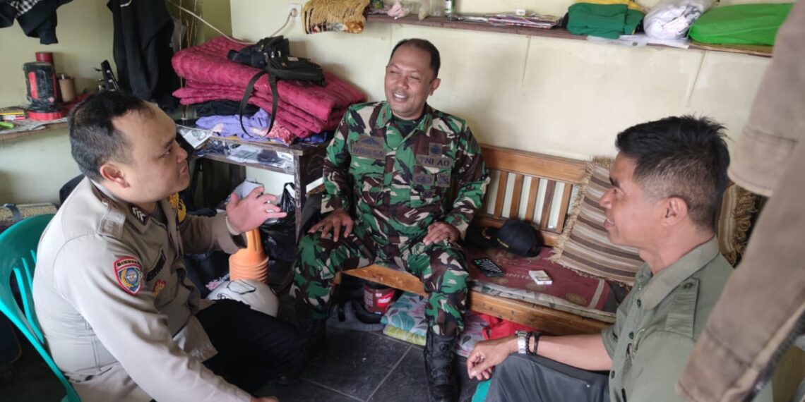 Bhabinkamtibmas polsek Sukaraja polres Sukabumi Kota  bersama Babinsa melakukan sambang dialogis.