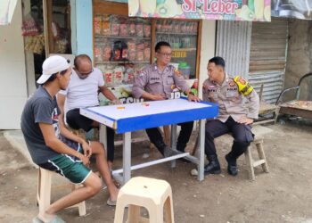 Bhabinkamtibmas Polsek Cikole Laksanakan Giat Sambang Warga