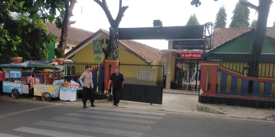 Wujudkan tertib berlalulintas, Polsek Baros giatkan pelayanan pagi