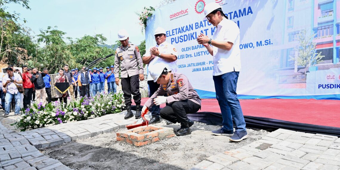 Kapolri Laksanakan Peletakan Batu Pertama Pembangunan Gedung Pusdiklat SPSI di Kawasan Jatiluhur Kab. Purwakarta