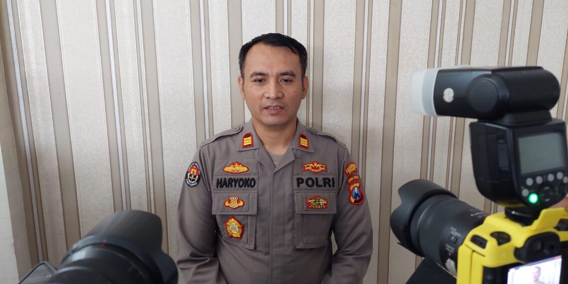 Klarifikasi Polrestabes Surabaya Terkait Viral Video Polwan Tegur Pria yang Sedang Makan
