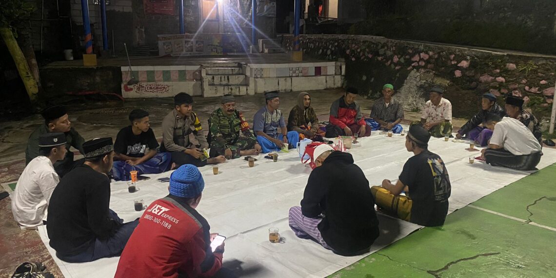 Sinirgitas TNI-POLRI Bhabinkamtibmas bersama Babinsa Kelurahan Citamiang Sambang Tokoh Masyarakat.