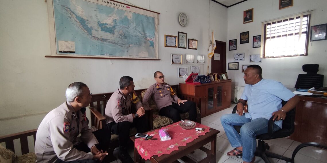 Patroli mobile rutin Polsek Kadudampit untuk mengantisipasi gangguan kamtibmas di wilayah hukum polsek kadudampit