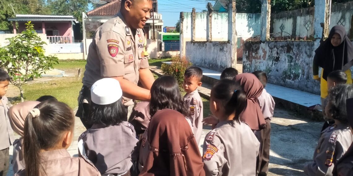 Bhabinkamtibmas Polsek Sukaraja Laksanakan Sambang Ke Sekolahan