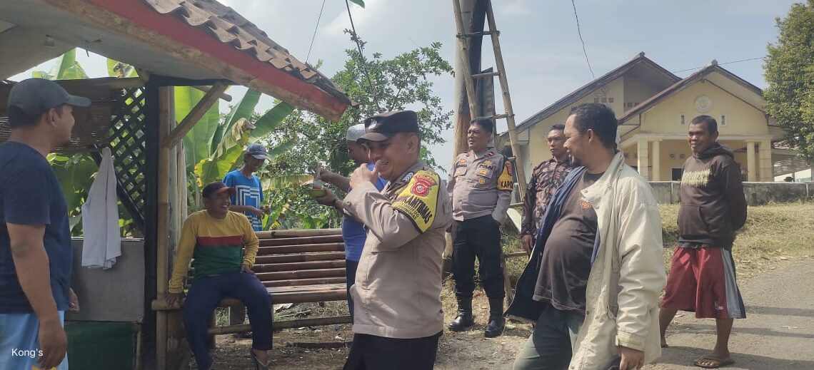 Kapolsek Cireunghas Pimpin Giat Kontrol Satkamling, Masyarakat Diberikan Himbauan Kamtibmas