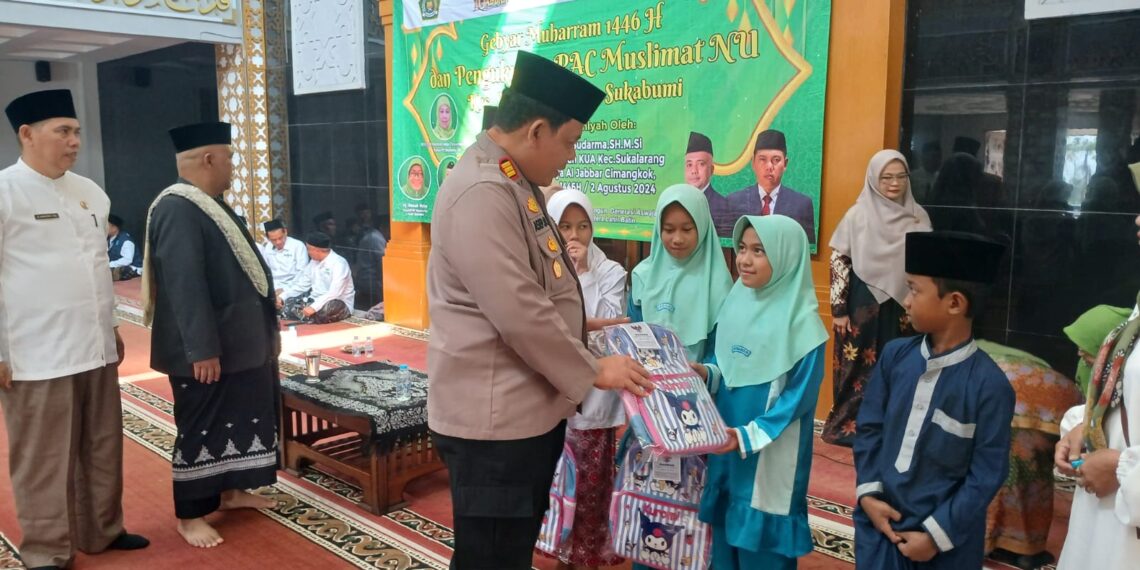 Kapolsek Sukalarang Mengikuti Gebyar Muharram 1446 H dan Santunan Anak Yatim Piatu Masjid Besar Al-Jabbar Kec Sukalarang Kab Sukabumi