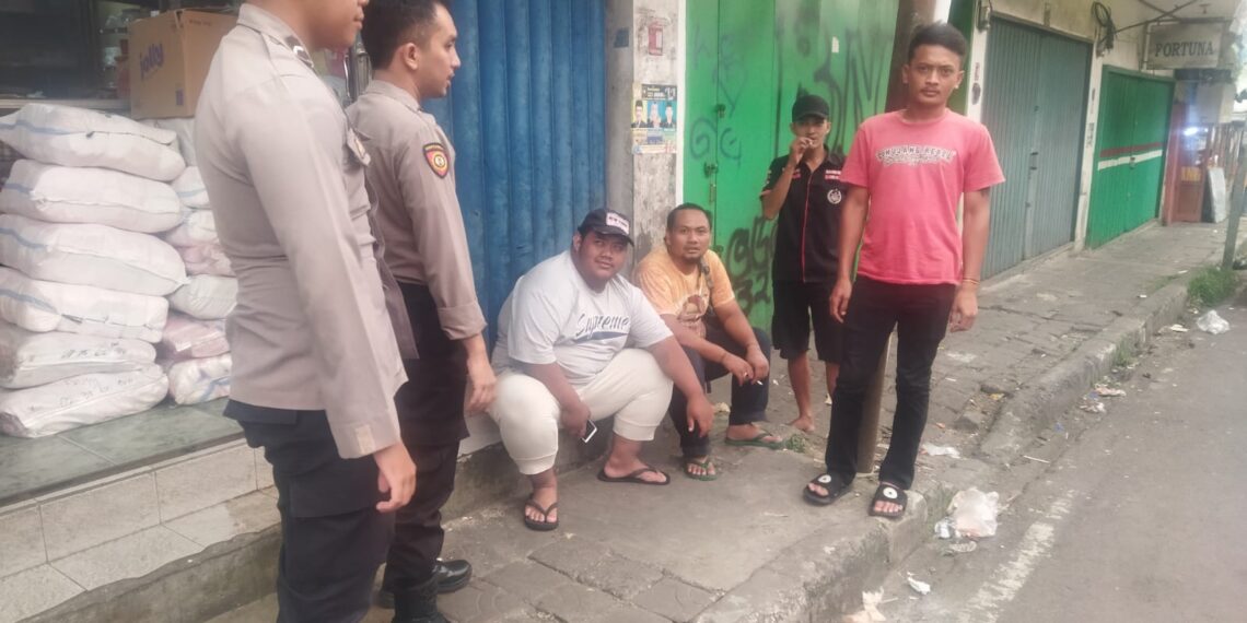 Guna menciptakan Keamanan dan Kondusif, Polsek Citamiang Patroli Dialogis.
