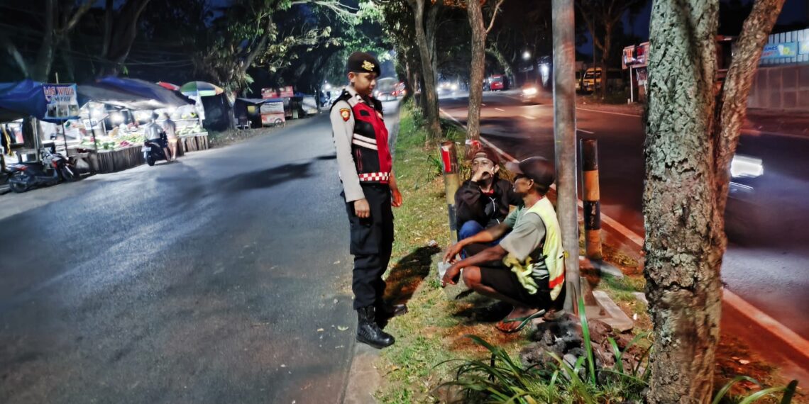 Polsek Baros tingkatkan giat patroli malam wujud kepedulian akan keamanan warga