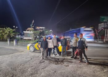 Patroli Strong Point Malam Dialogis Dengan Masyarakat Wujudkan Situasi Kamtibmas Yang Aman