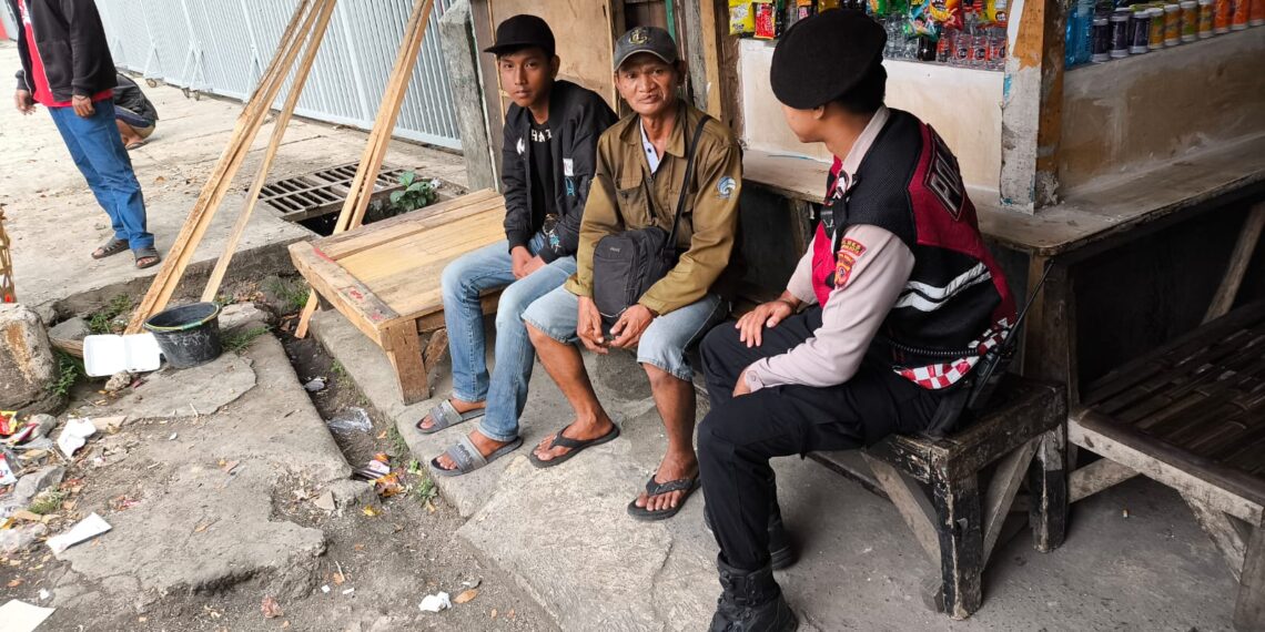 Ciptakan Harkamtibmas. Polsek Baros efektifkan bimbingan dan penyuluhan kamtibmas kepada sopir bagoran
