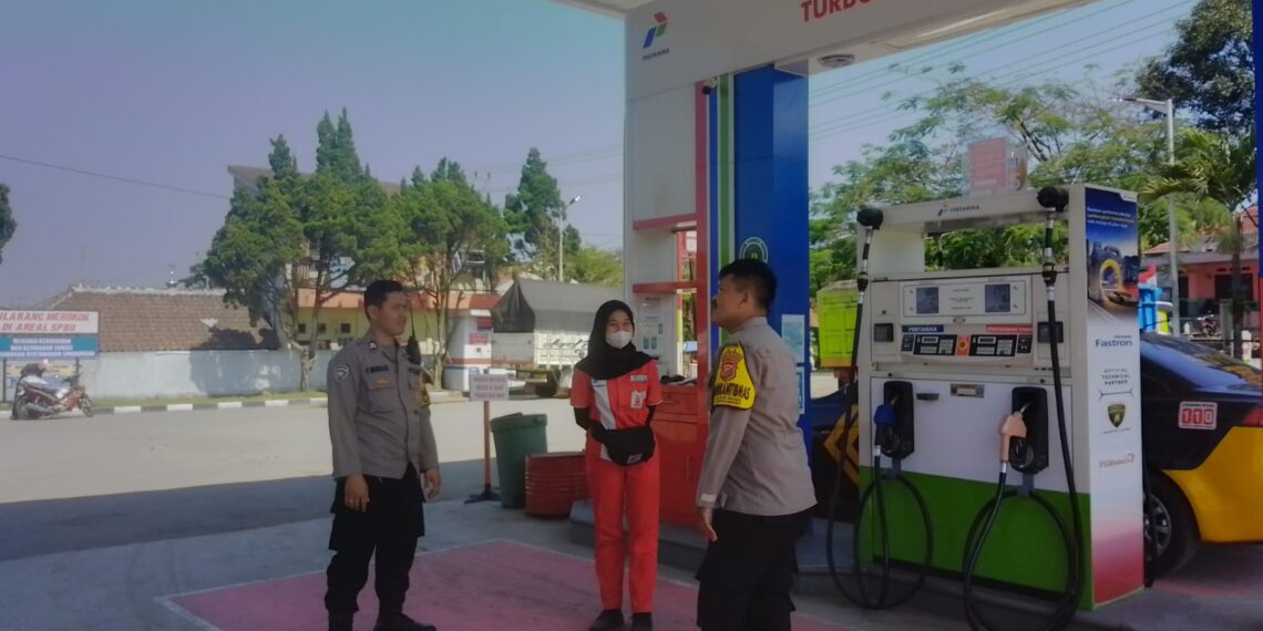 Unit Samapta Polsek Sukalarang Laksanakan Patroli Dialogis Untuk Menjamin Keamanan Masyarakat