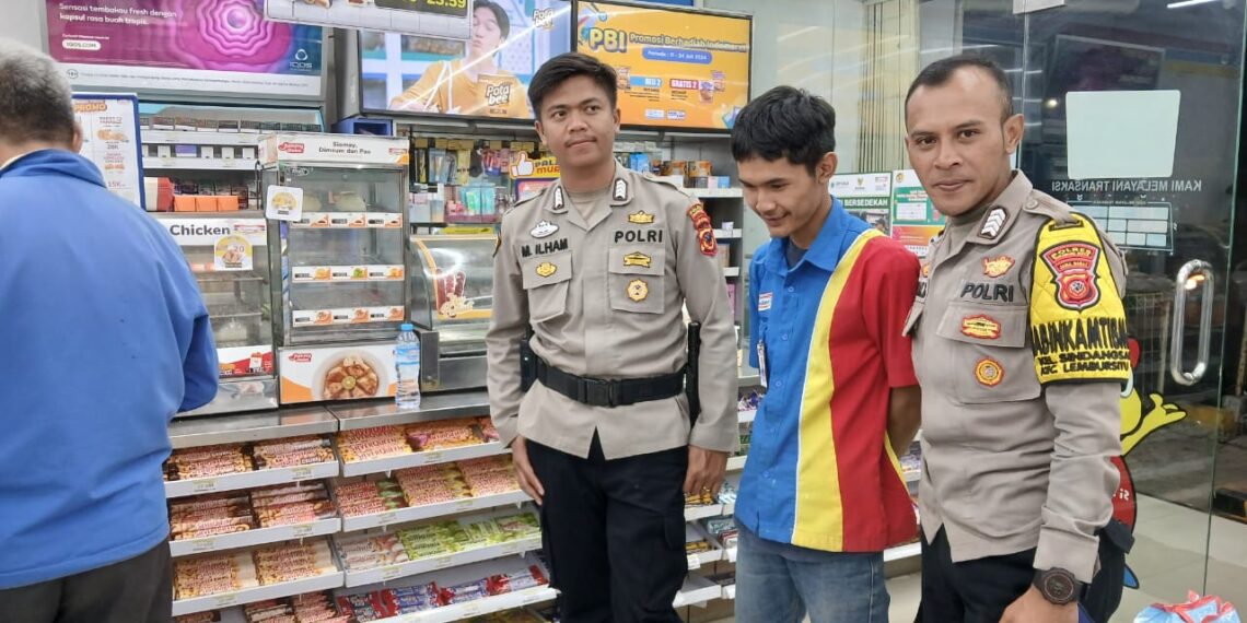 Patroli sambang Alfamart dan Indomart beri himbauan kamtibmas