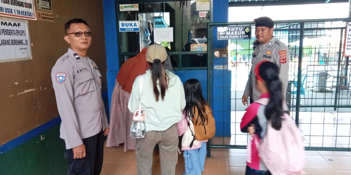 Polsek Lembursitu Patroli Tempat Wisata Kolam Renang Cipanas