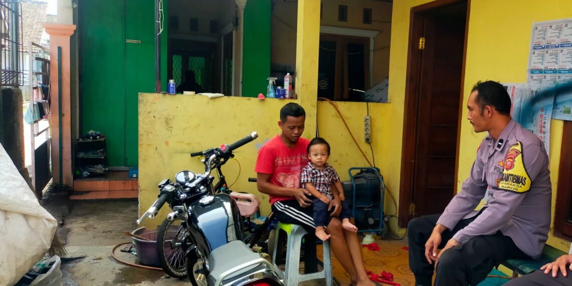 Wujudkan kedekatan dengan warga, Bhabinkamtibmas Jayaraksa laksanakan sambang