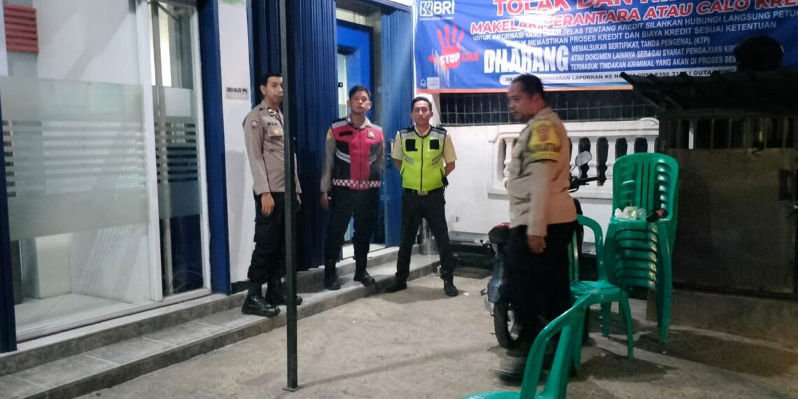Polsek Sukalarang Patroli Malam Hari Kontrol ATM BRI Cegah Kejahatan Perbankan