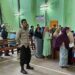 Bhabinkamtibmas Polsek Sukaraja Melaksanakan Kegiatan Monitoring Pembagian Bantuan Beras