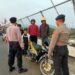 Giat Preventif, Unit Patroli Samapta Polsek Cibeureum Berpatroli dan Sambangi Warga