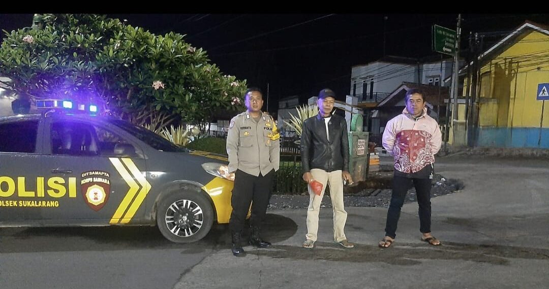 Patroli Strong Point Malam Dialogis Dengan Masyarakat Wujudkan Situasi Kamtibmas Yang Aman