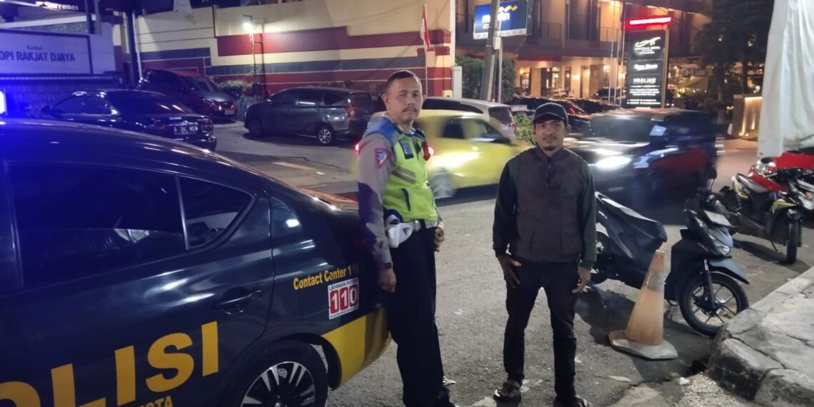 Polsek Cikole Laksanakan Giat Patroli Dialogis Pada Malam Hari