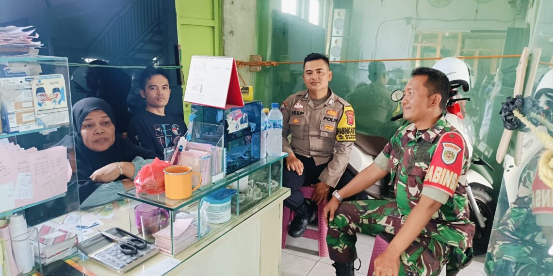Dekati warga Babinkamtibmas bersinergi dengan Babinsa Sambangi Warga dan Berikan Imbauan Kamtibmas