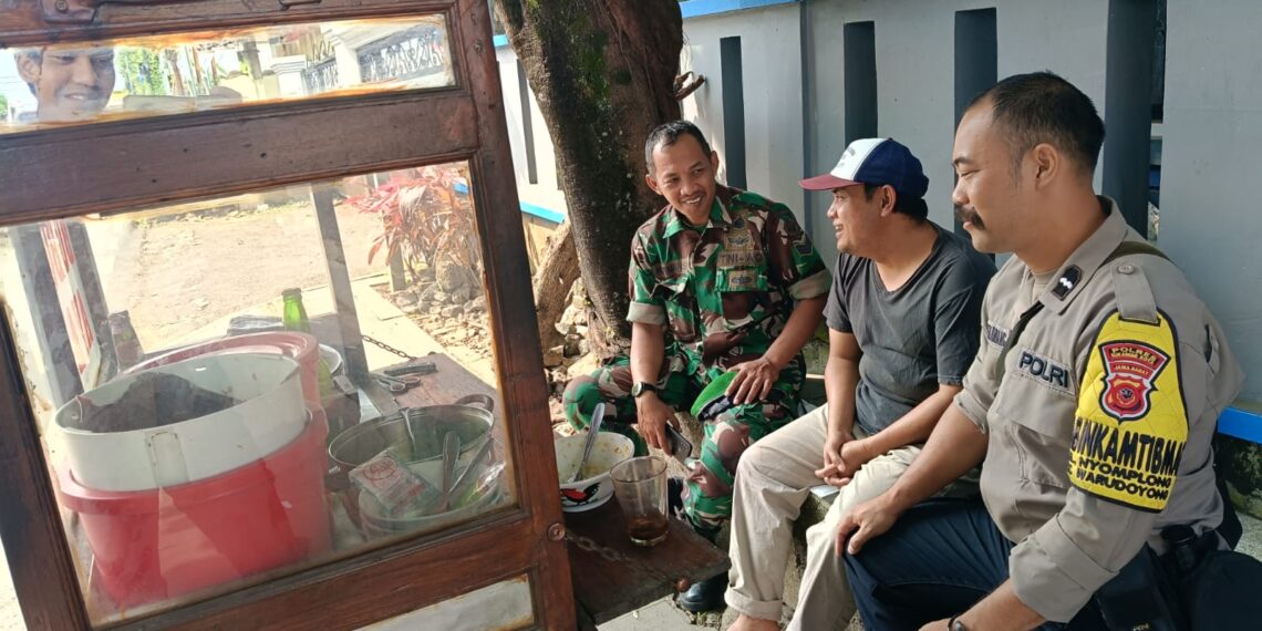 Datangi Warga Langsung, Babinkamtibmas Berikan Himbauan Gukamtibmas