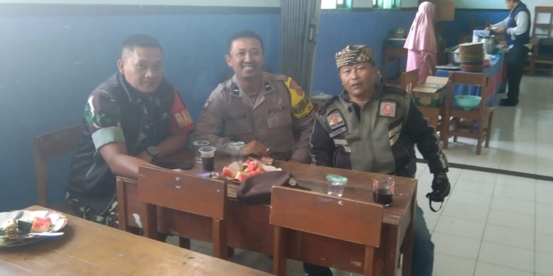 Bhabinkamtibmas Selawangi Polsek Sukaraja Melaksanakan Sambang Warga