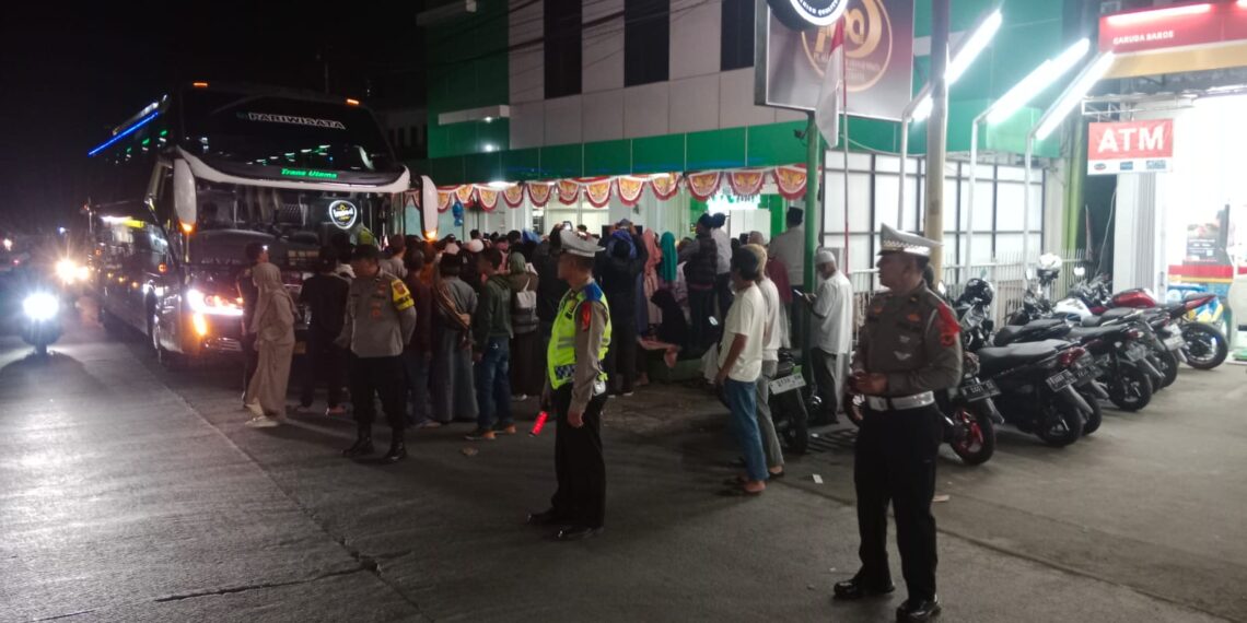 Polsek Baros Amankan Pemberangkatan Umroh