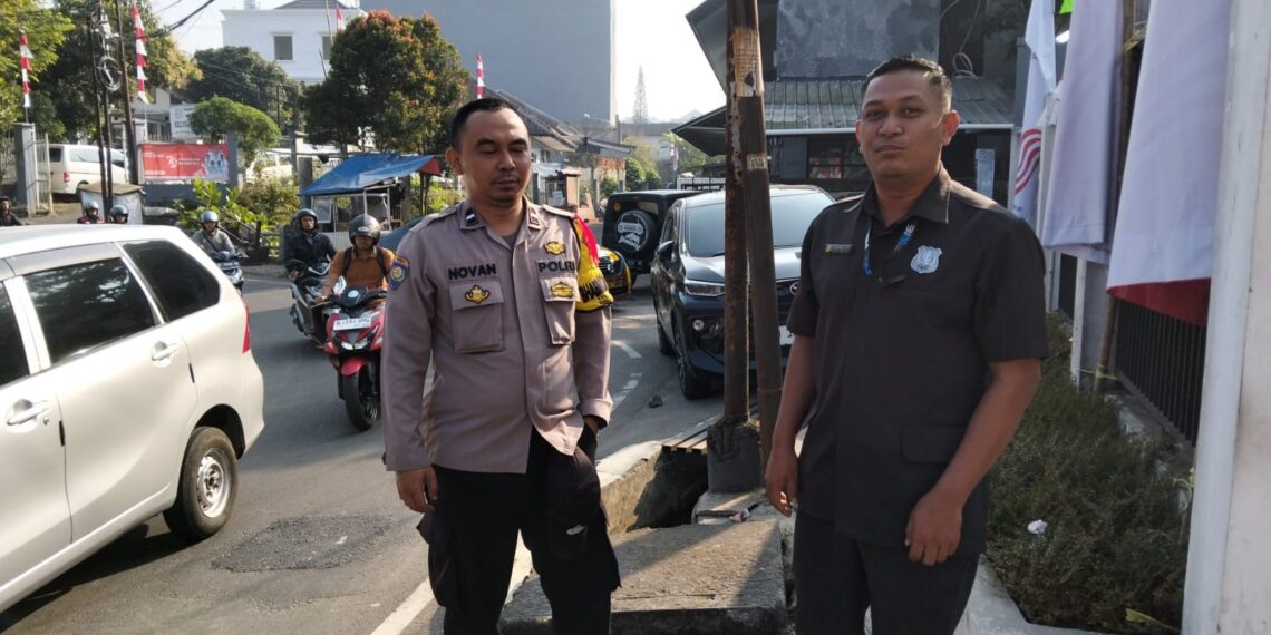 Bhabinkamtibmas Polsek Cikole Laksanakan Sambang Dengan Satpam
