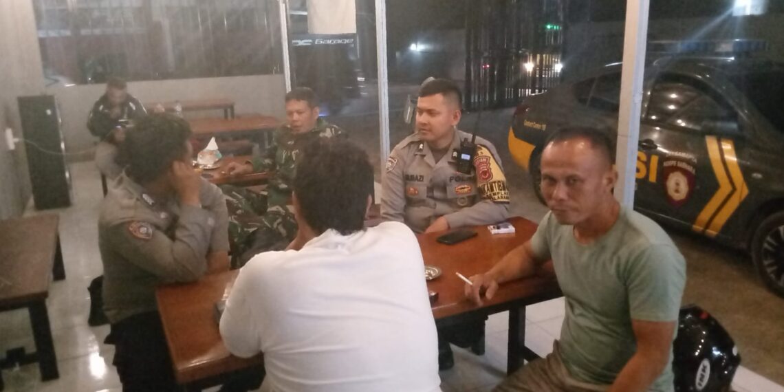 Ngobrol Bersama Masyarakat, Patroli Dialogis Malam Petugas Sampaikan Pesan Kamtibmas