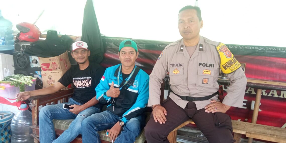 Silaturahmi Kamtibmas Bhabinkamtibmas Polsek Cisaat  Sambangi warganya