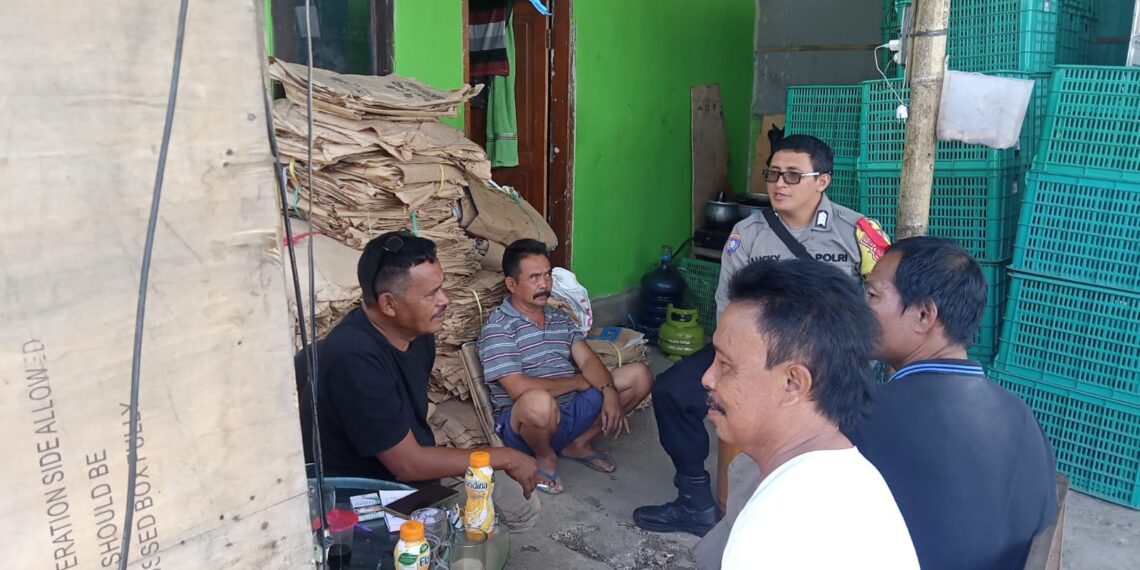 Bhabinkamtibmas Polsek Cibeureum laksanakan monitoring wilayah binaan dan berikan himbauan Kamtibmas