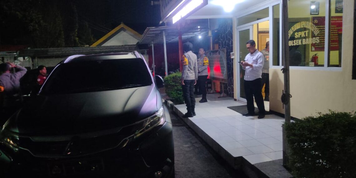Kapolres Sukabumi kota laksanakan bakti sosial bersama warga baros