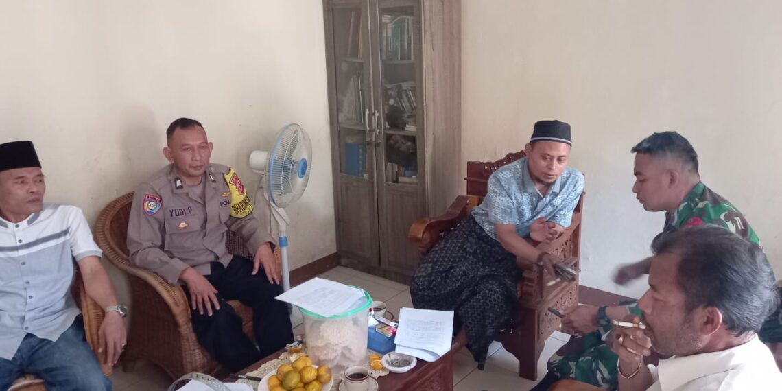 Ciptakan rasa aman, SinegritasTNI-Polri sambangi dan jalin Silaturrahmi  Kamtibmas
