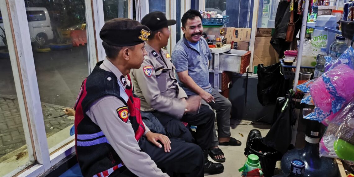 Tingkatkan Harkamtibmas, Kapolsek Baros giatkan patroli malam
