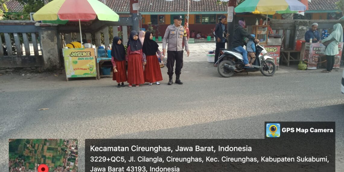 Salah Satu Bentuk Pelayanan Terhadap Masyarakat Yang Dilaksanakan Oleh Bhabinkamtibmas Polsek Cireunghas