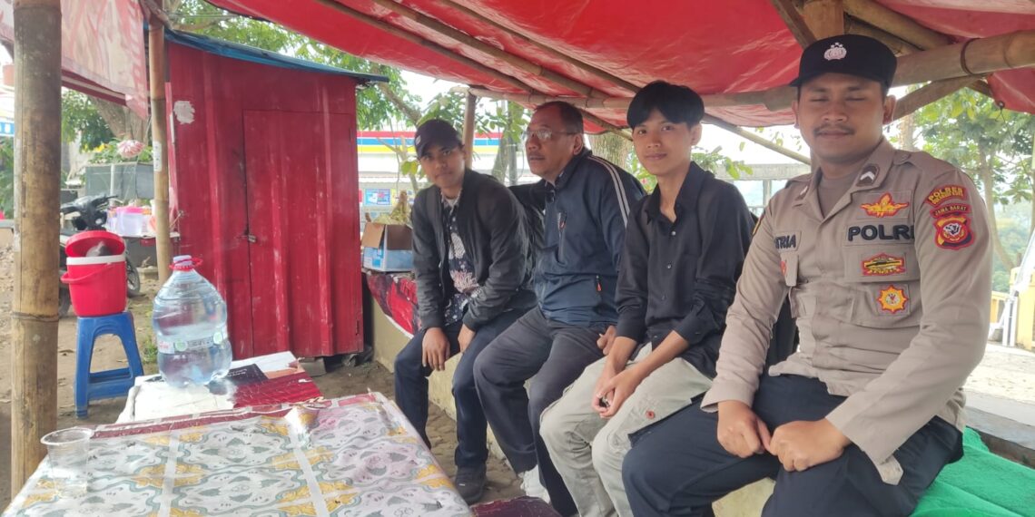 Patroli mobile rutin Polsek Kadudampit untuk mengantisipasi gangguan kamtibmas  di wilayah hukum polsek kadudampit