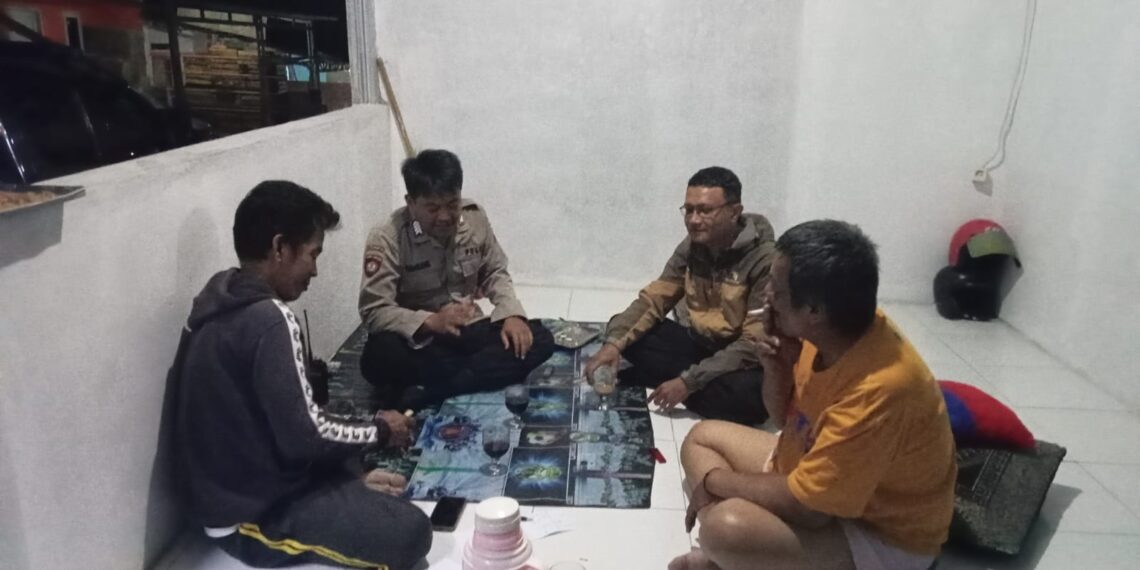 Polsek Lembursitu Patroli Mobile untuk mengantisipasi gangguan kamtibmas secara rutin di wilayah hukum polsek Lembursitu