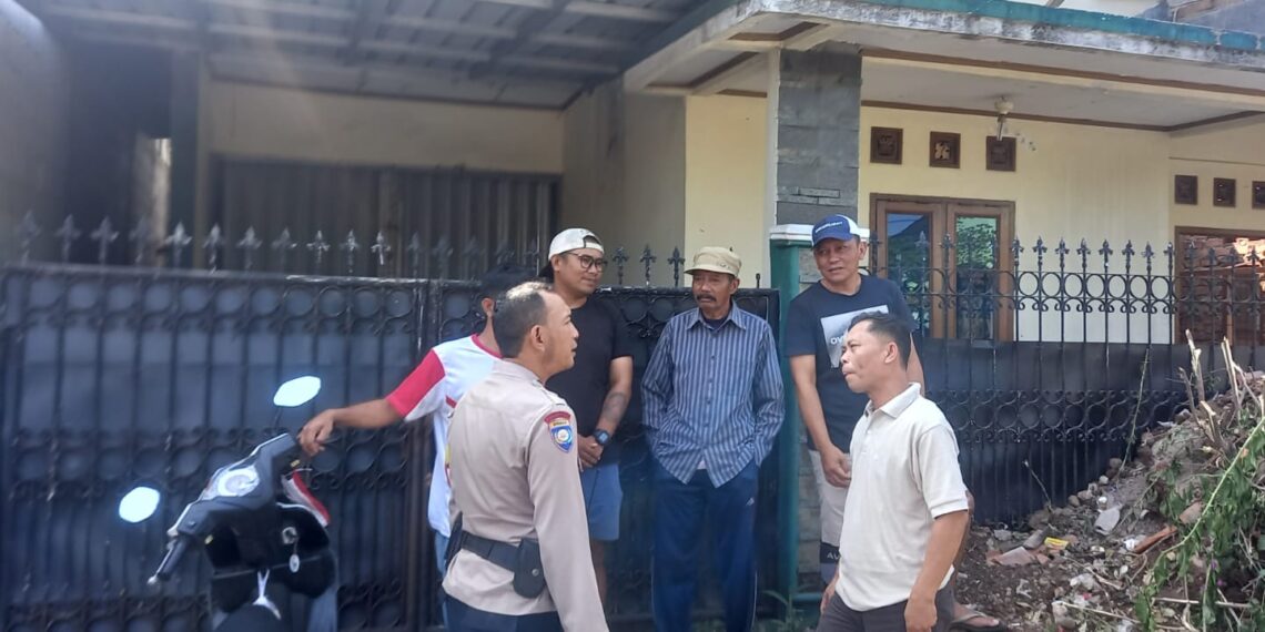 Bhabinkamtibmas jalin kedekatan dengan masyarakat dalam meningkatkan Harkamtibmas