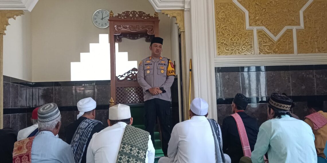 Safari Jum’at Keliling,Kapolsek Cisaat sampaikan himbauan kamtibmas jelang pilkada 2024