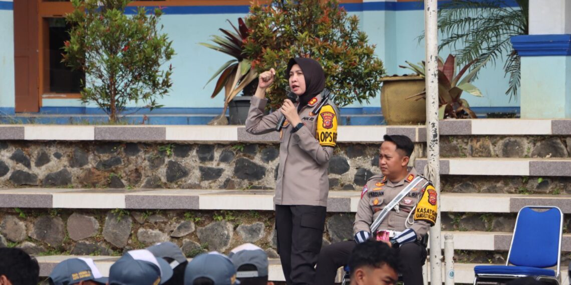 Hadir di Police Goes to School, Kapolres Sukabumi Kota, AKBP Rita Ajak Pelajar Jadi Pelopor Kamseltibcarlantas